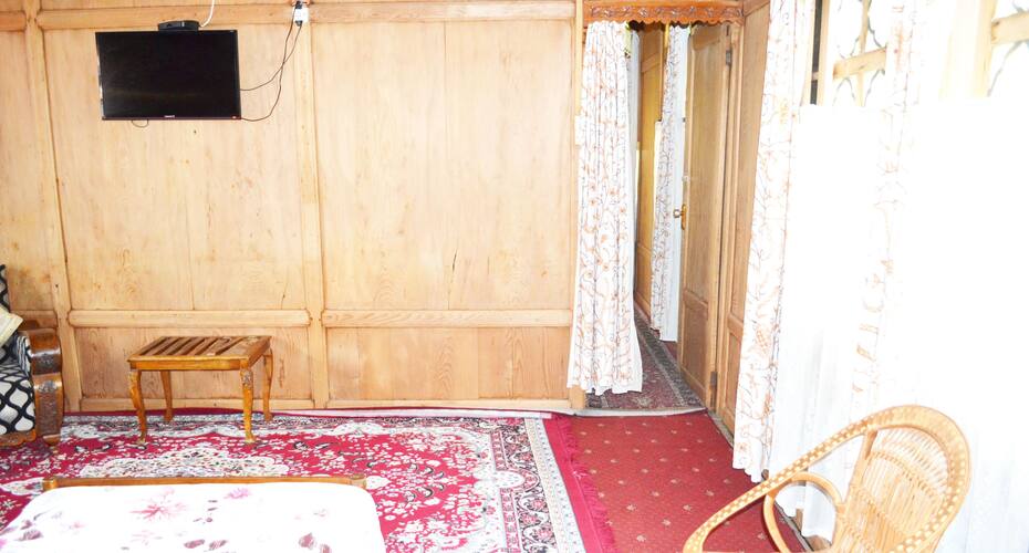 New Mavis Houseboat, Srinagar 5